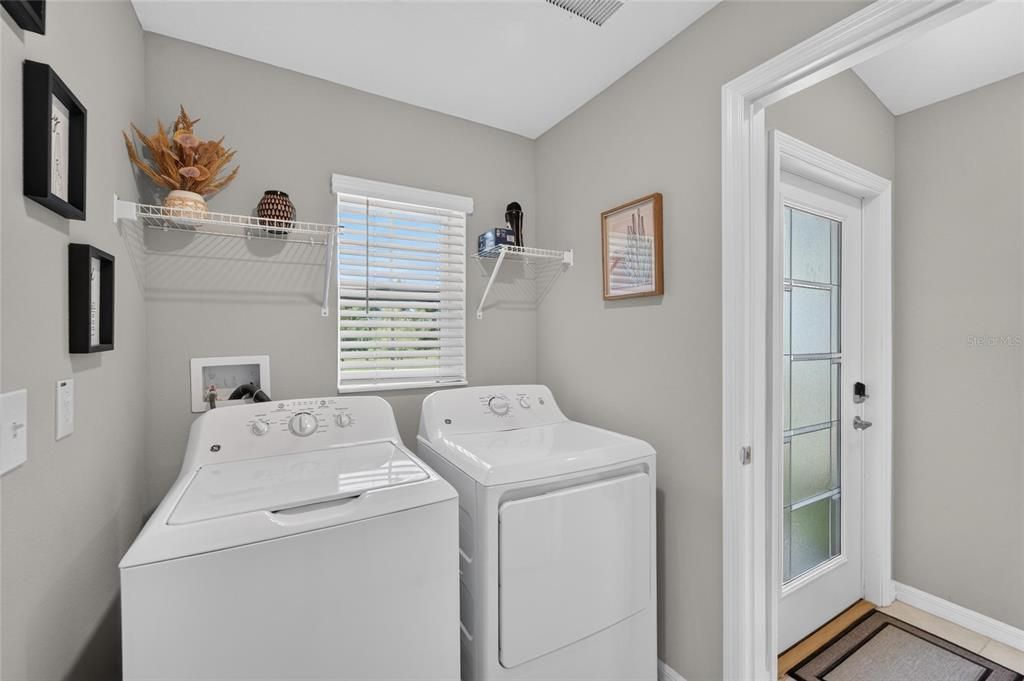 For Sale: $325,000 (3 beds, 2 baths, 1451 Square Feet)