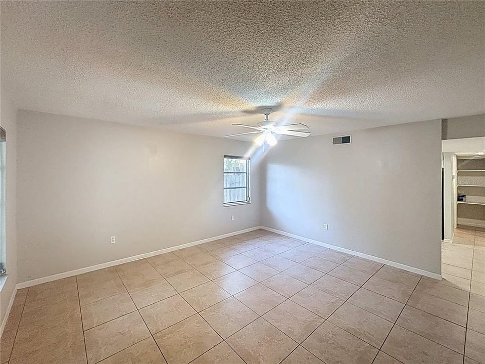 En Venta: $399,900 (3 camas, 0 baños, 1720 Pies cuadrados)
