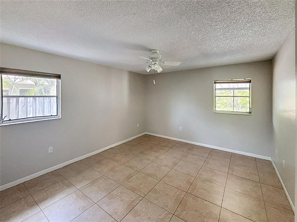 En Venta: $399,900 (3 camas, 0 baños, 1720 Pies cuadrados)