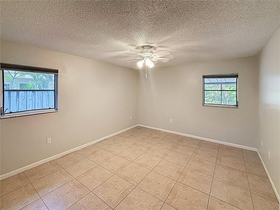 En Venta: $399,900 (3 camas, 0 baños, 1720 Pies cuadrados)