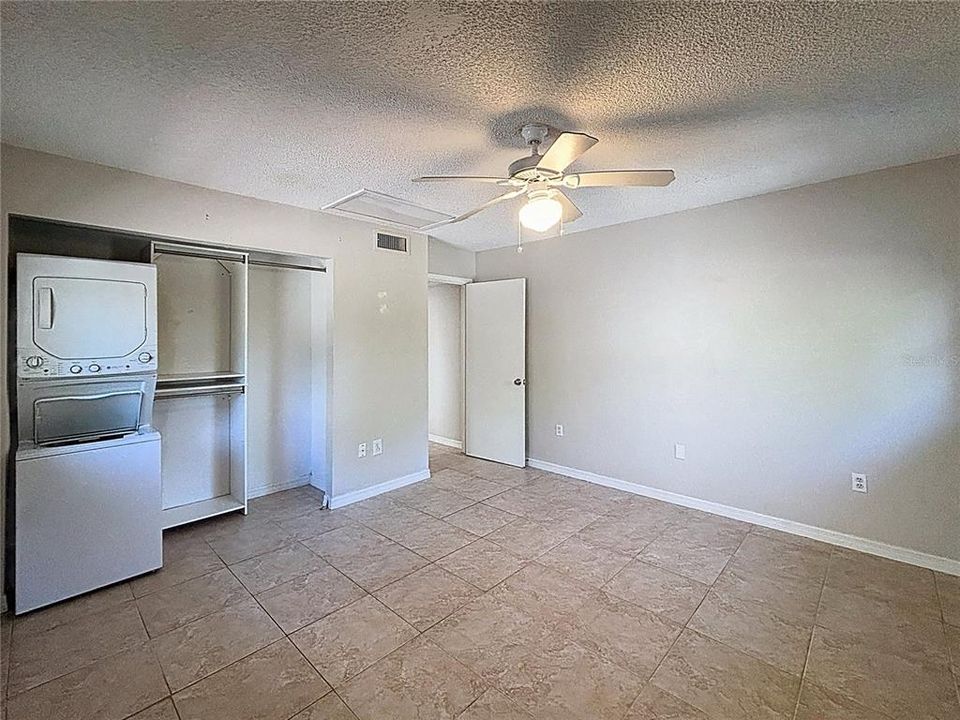 En Venta: $399,900 (3 camas, 0 baños, 1720 Pies cuadrados)