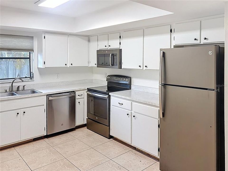 En Venta: $399,900 (3 camas, 0 baños, 1720 Pies cuadrados)