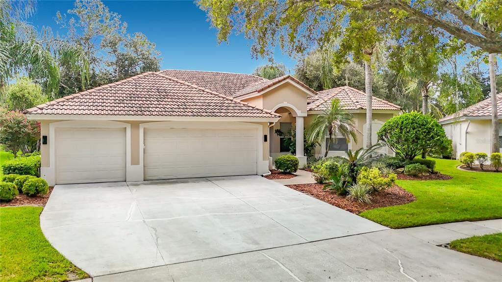 For Sale: $679,900 (4 beds, 3 baths, 2868 Square Feet)