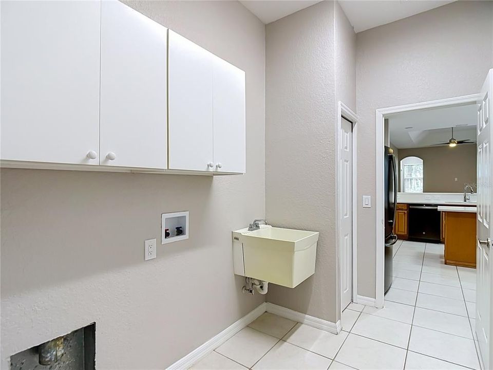 For Sale: $679,900 (4 beds, 3 baths, 2868 Square Feet)