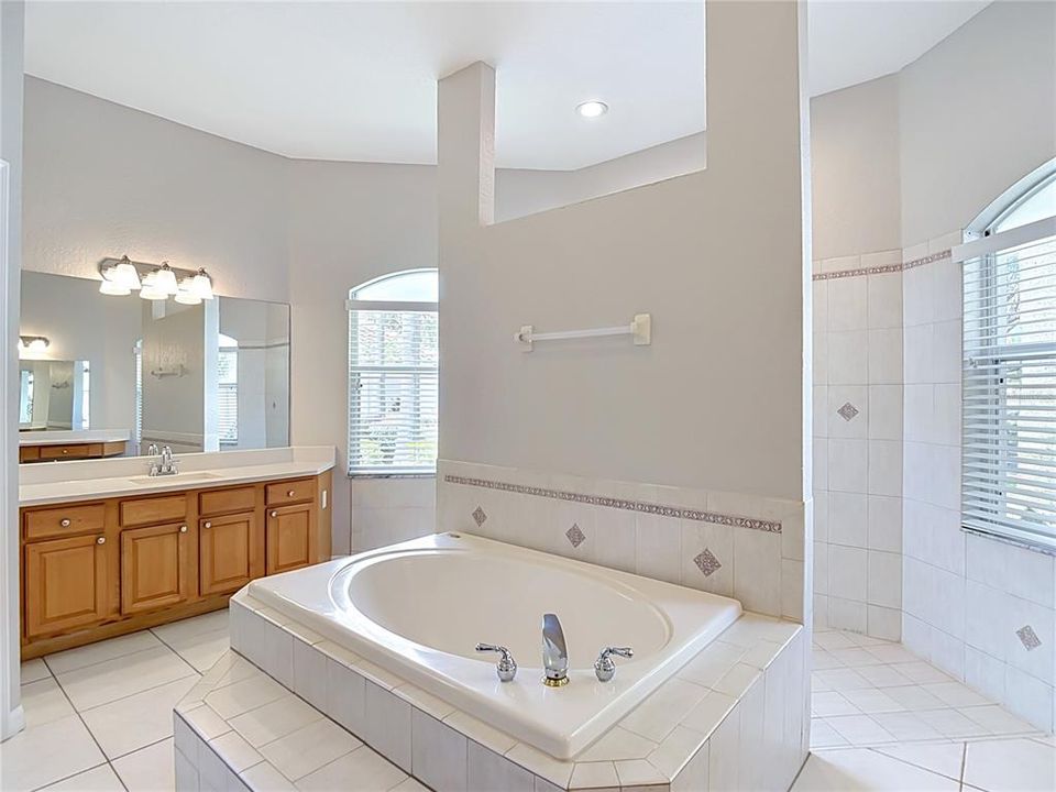 For Sale: $679,900 (4 beds, 3 baths, 2868 Square Feet)
