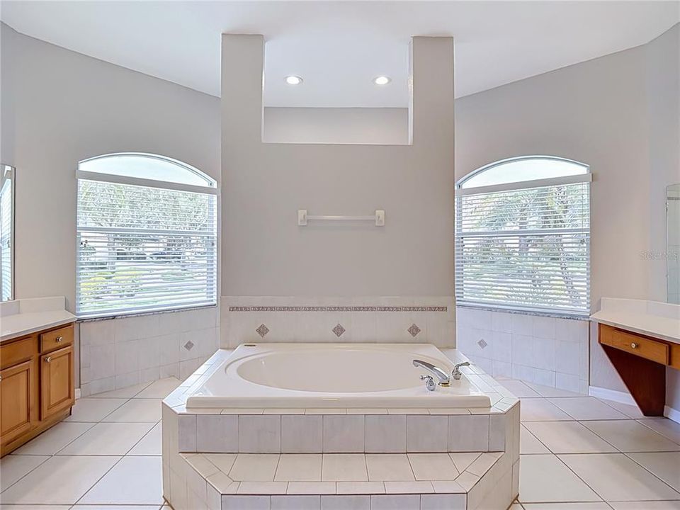For Sale: $679,900 (4 beds, 3 baths, 2868 Square Feet)