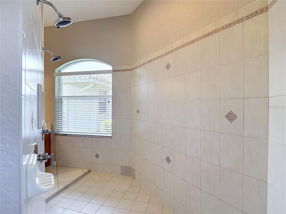 For Sale: $679,900 (4 beds, 3 baths, 2868 Square Feet)