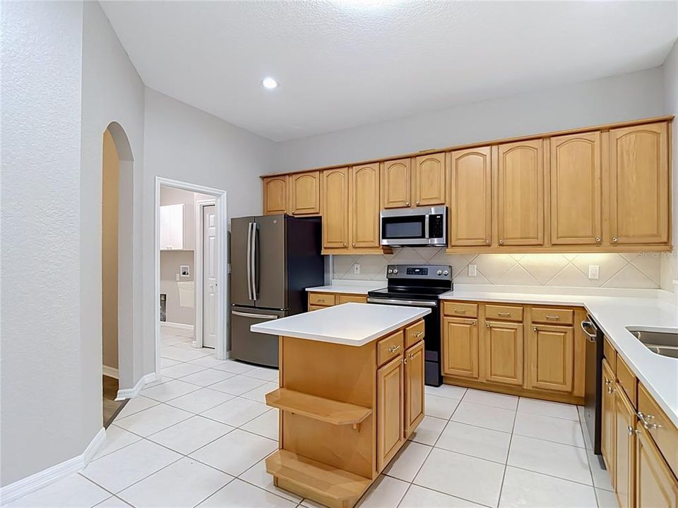 For Sale: $679,900 (4 beds, 3 baths, 2868 Square Feet)