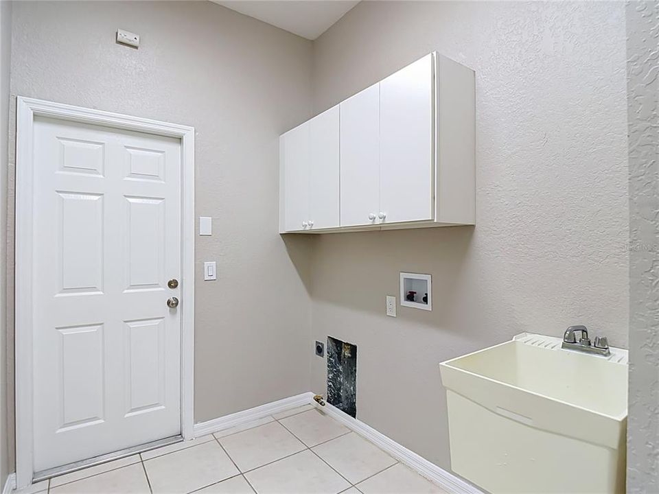 For Sale: $679,900 (4 beds, 3 baths, 2868 Square Feet)