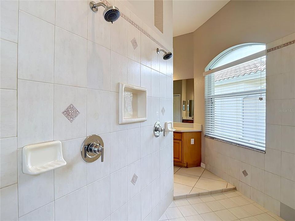 For Sale: $679,900 (4 beds, 3 baths, 2868 Square Feet)
