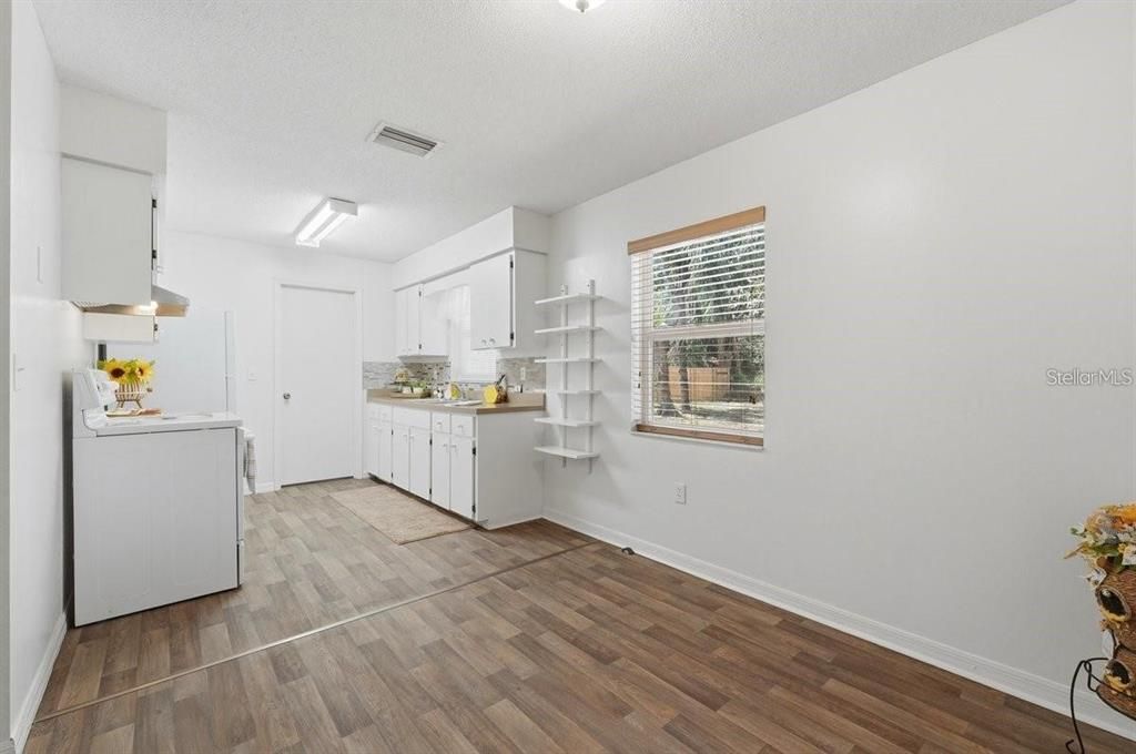 For Sale: $210,000 (3 beds, 2 baths, 1308 Square Feet)