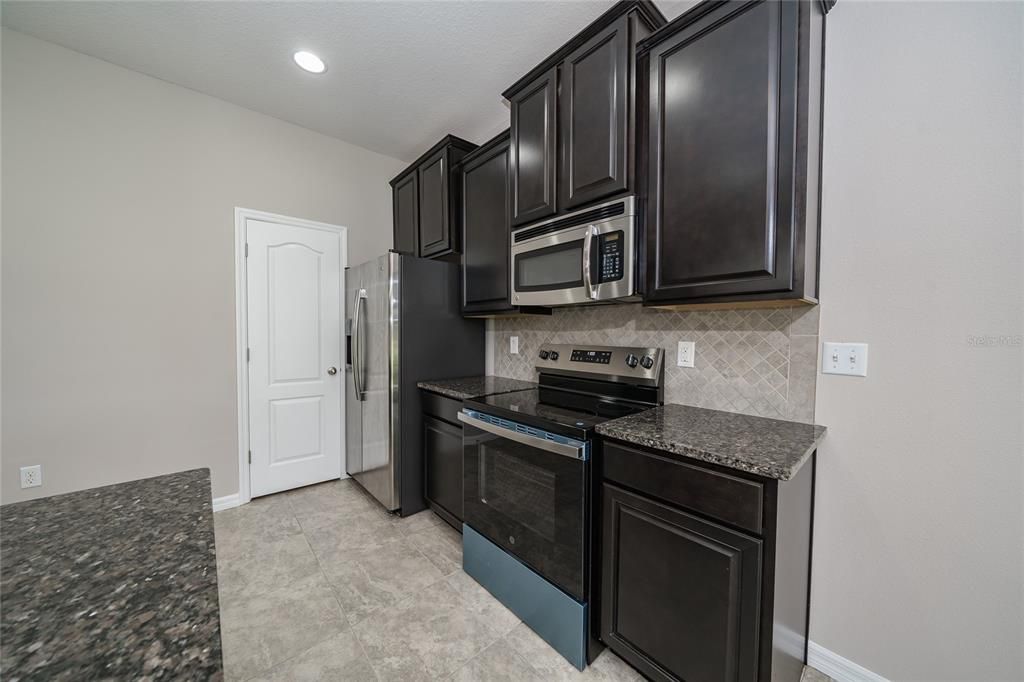 For Sale: $260,000 (3 beds, 2 baths, 1682 Square Feet)