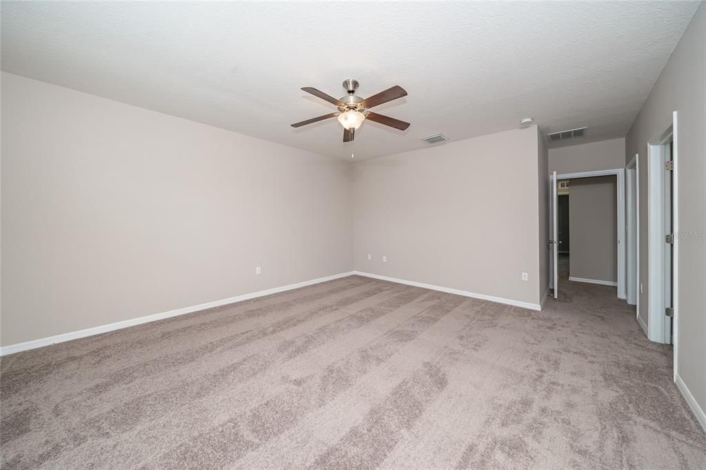 For Sale: $260,000 (3 beds, 2 baths, 1682 Square Feet)