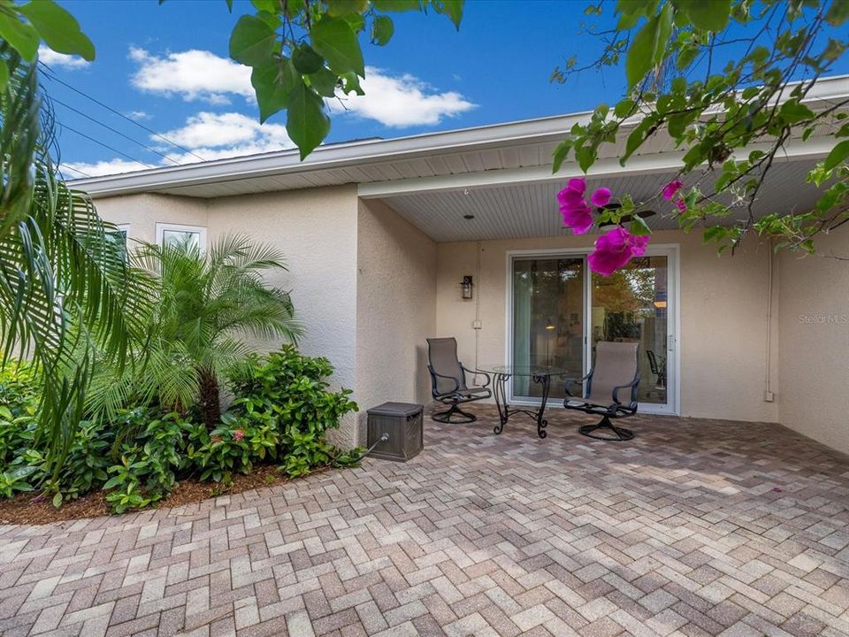En Venta: $639,900 (3 camas, 2 baños, 2036 Pies cuadrados)