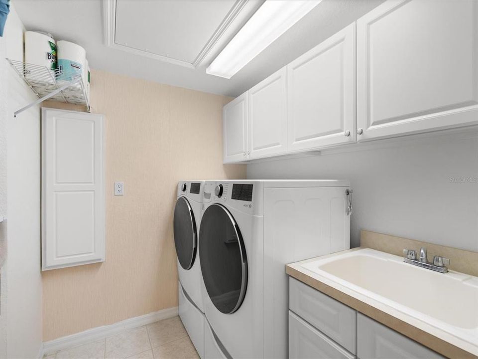 En Venta: $639,900 (3 camas, 2 baños, 2036 Pies cuadrados)