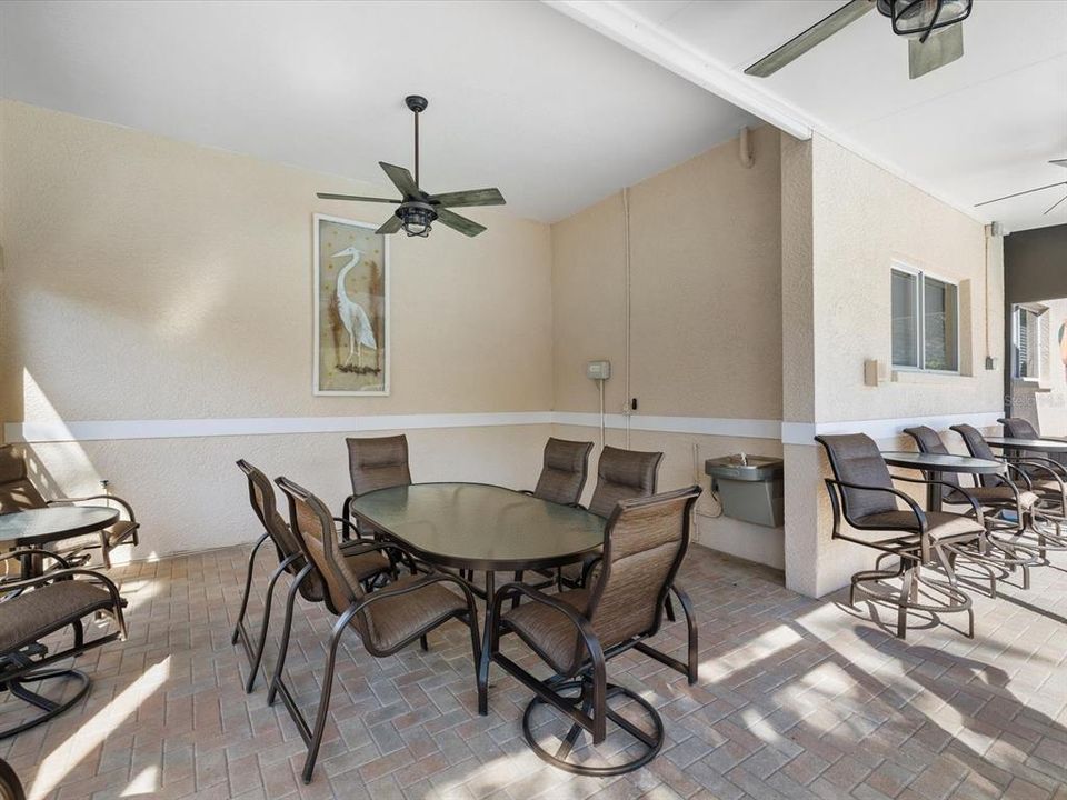 En Venta: $639,900 (3 camas, 2 baños, 2036 Pies cuadrados)