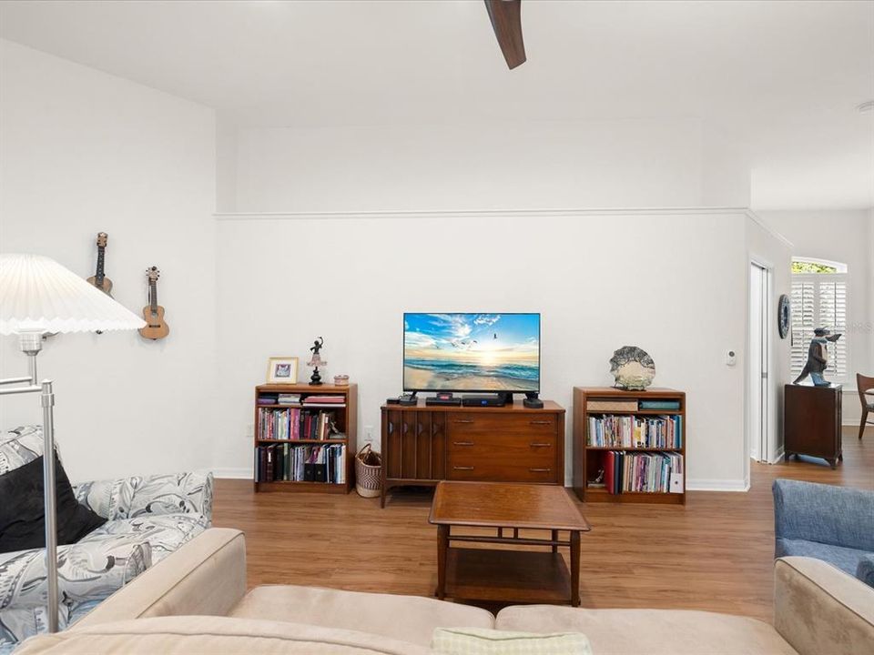 En Venta: $639,900 (3 camas, 2 baños, 2036 Pies cuadrados)