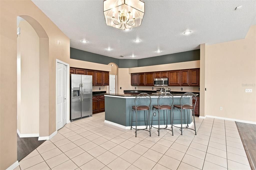 For Sale: $539,000 (5 beds, 3 baths, 2668 Square Feet)
