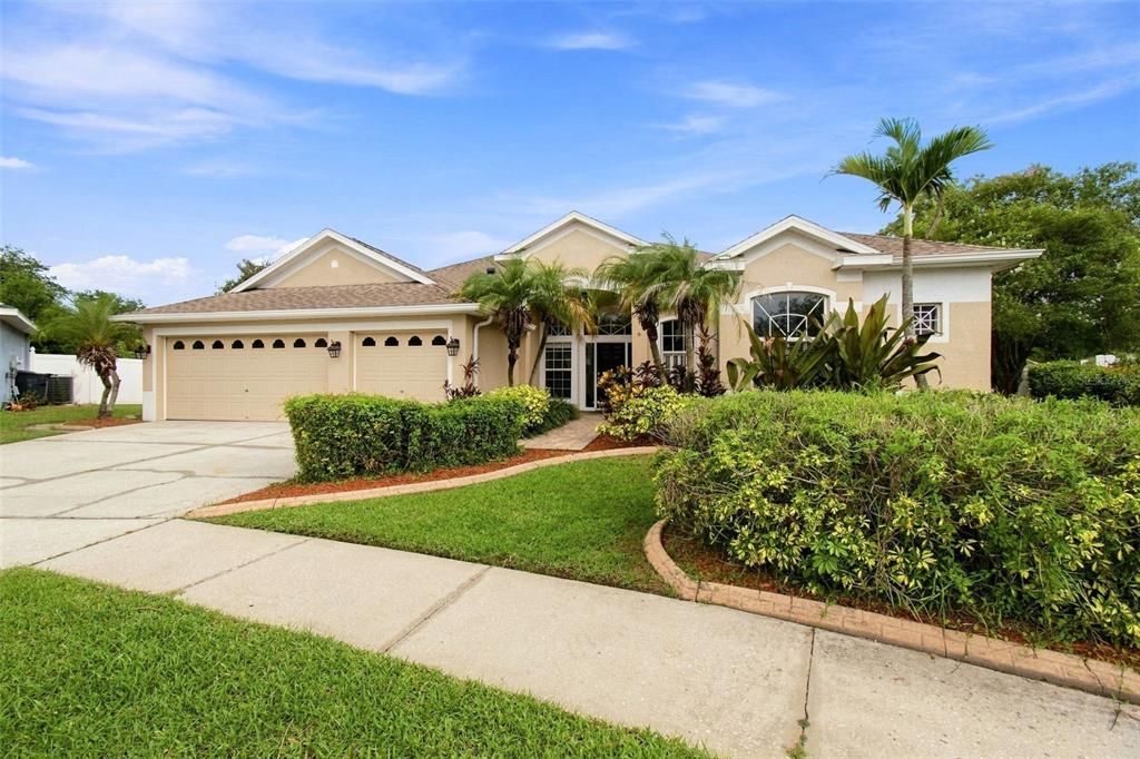 For Sale: $539,000 (5 beds, 3 baths, 2668 Square Feet)