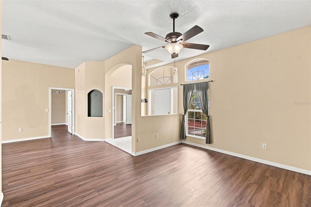 For Sale: $539,000 (5 beds, 3 baths, 2668 Square Feet)