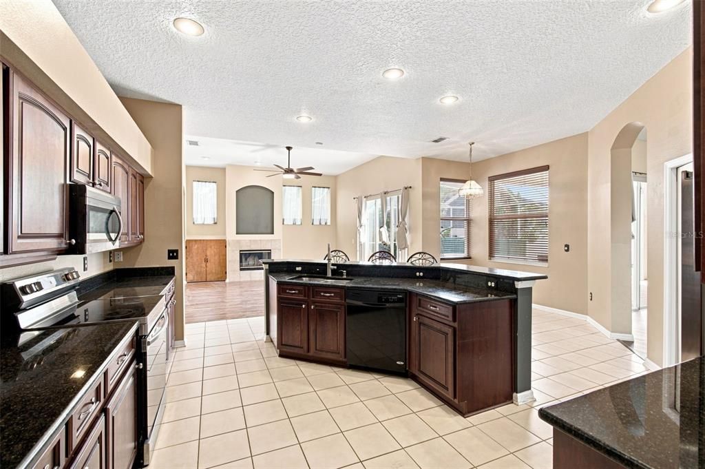 For Sale: $539,000 (5 beds, 3 baths, 2668 Square Feet)