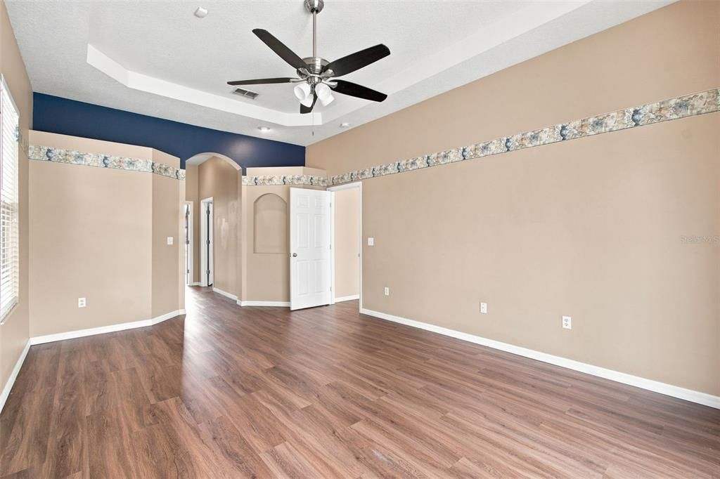 For Sale: $539,000 (5 beds, 3 baths, 2668 Square Feet)