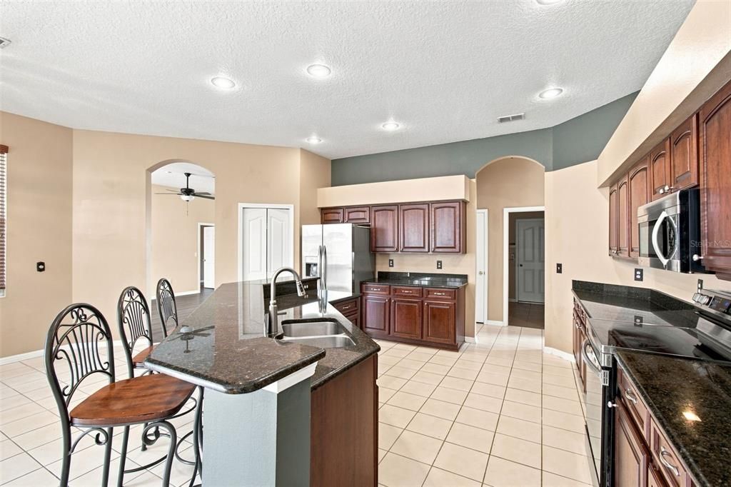 For Sale: $539,000 (5 beds, 3 baths, 2668 Square Feet)