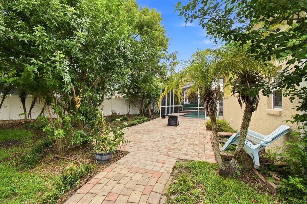 For Sale: $539,000 (5 beds, 3 baths, 2668 Square Feet)