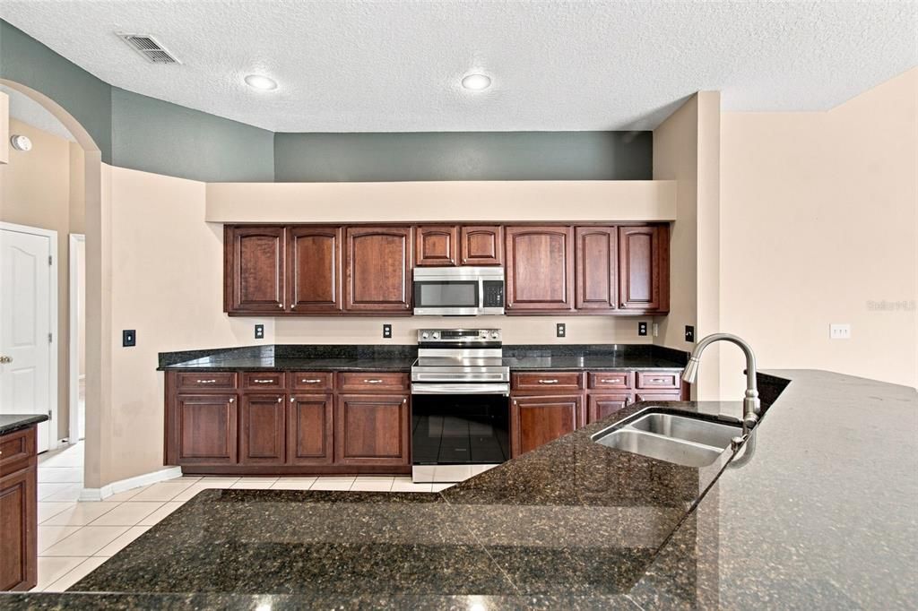 For Sale: $539,000 (5 beds, 3 baths, 2668 Square Feet)