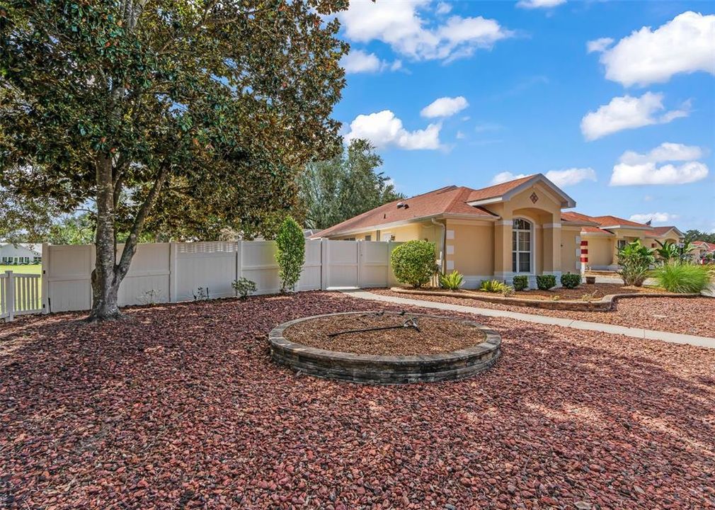 For Sale: $550,000 (2 beds, 2 baths, 1397 Square Feet)
