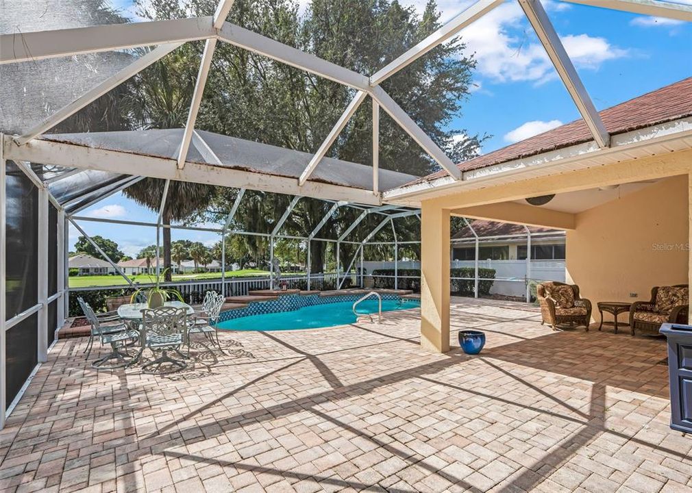 For Sale: $550,000 (2 beds, 2 baths, 1397 Square Feet)