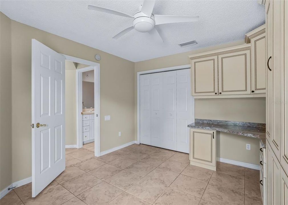 For Sale: $550,000 (2 beds, 2 baths, 1397 Square Feet)