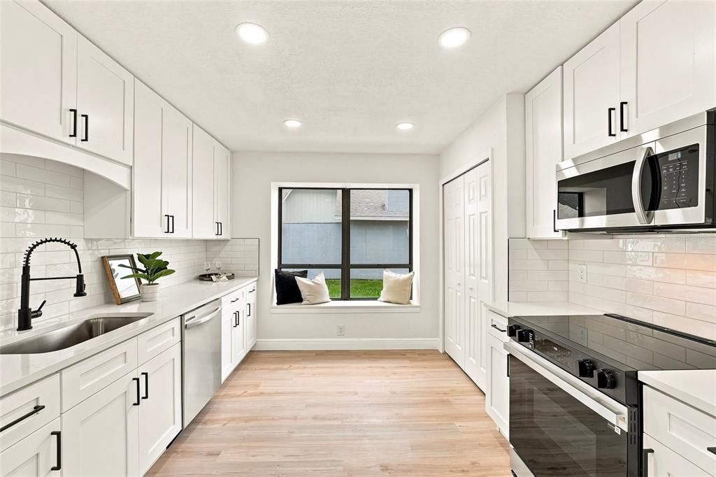 For Sale: $529,900 (3 beds, 2 baths, 1655 Square Feet)
