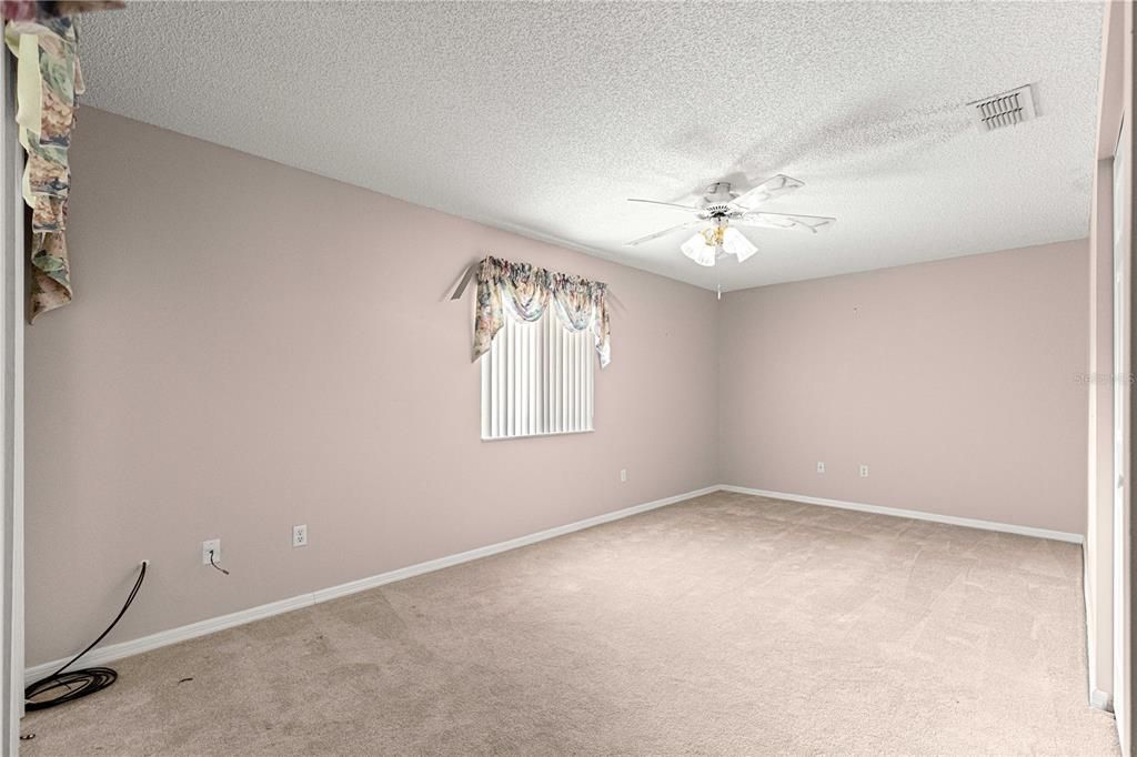 For Sale: $224,600 (2 beds, 2 baths, 1621 Square Feet)