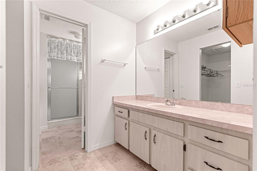 For Sale: $224,600 (2 beds, 2 baths, 1621 Square Feet)