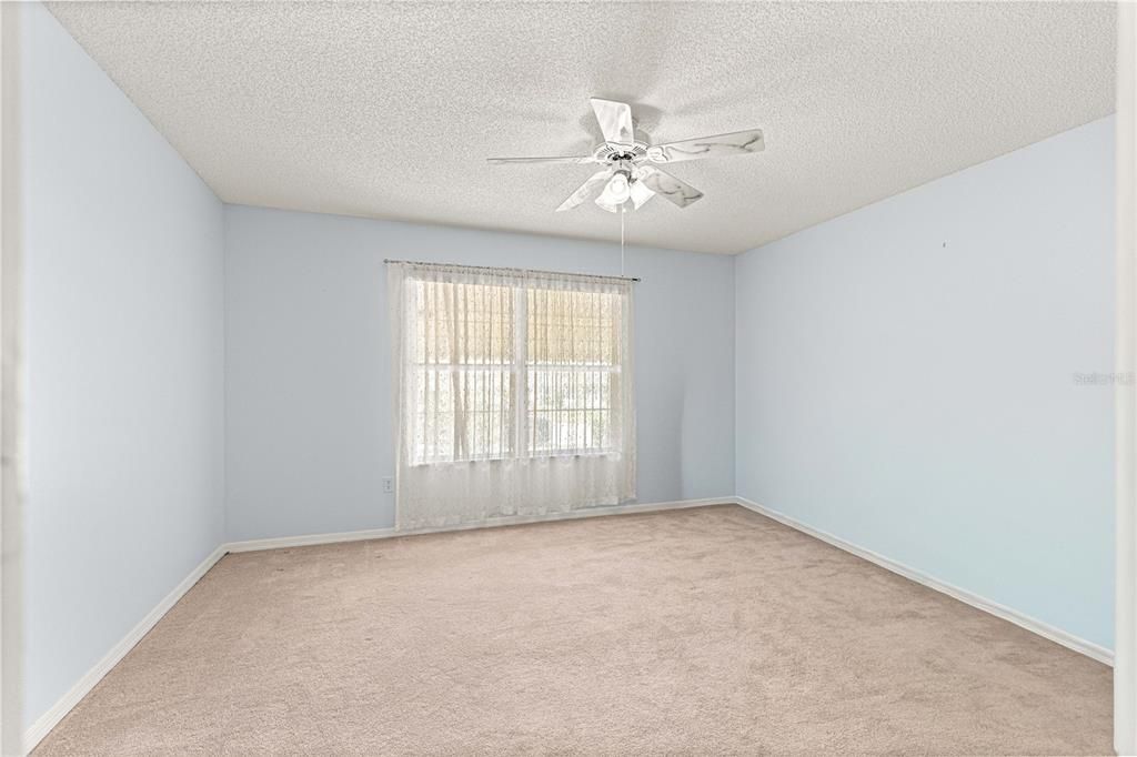 For Sale: $224,600 (2 beds, 2 baths, 1621 Square Feet)