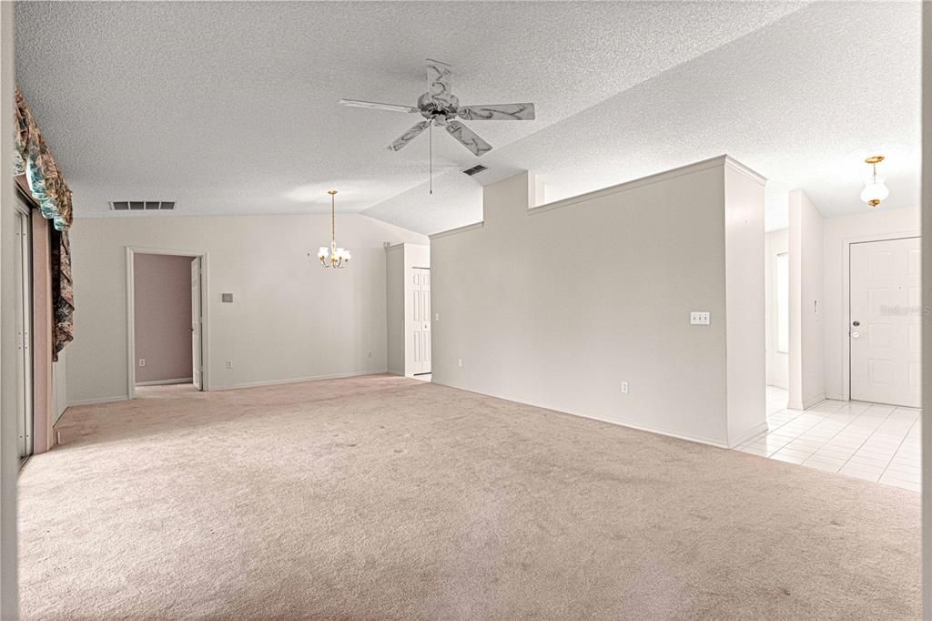 For Sale: $224,600 (2 beds, 2 baths, 1621 Square Feet)