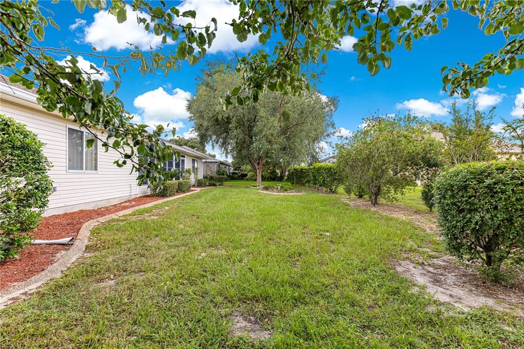 For Sale: $224,600 (2 beds, 2 baths, 1621 Square Feet)