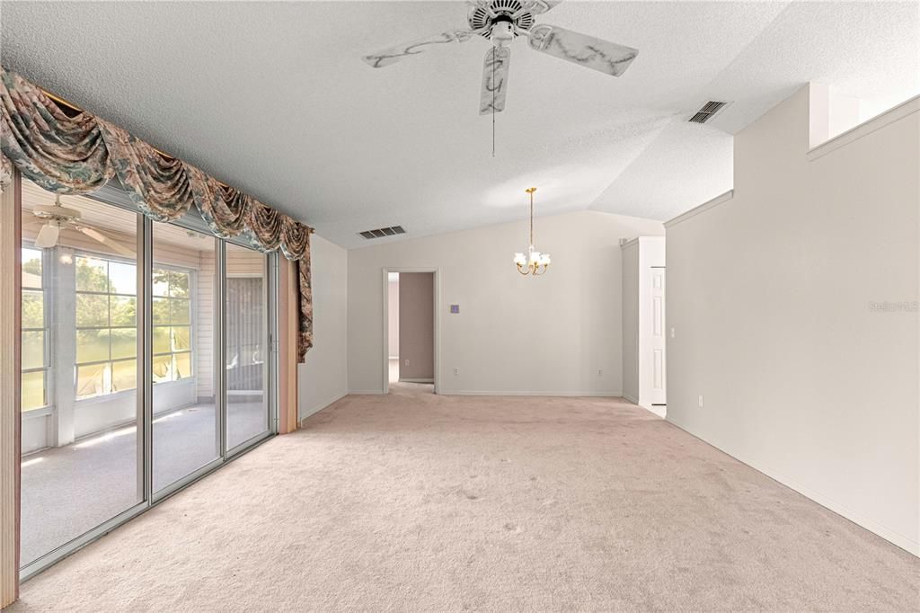 For Sale: $224,600 (2 beds, 2 baths, 1621 Square Feet)