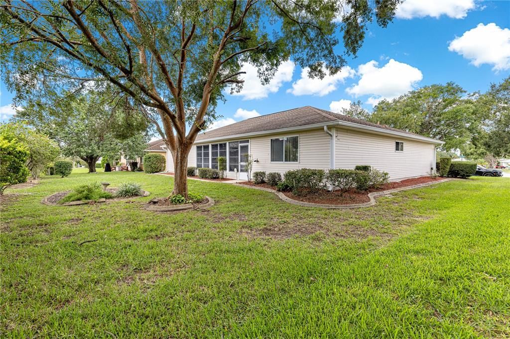 For Sale: $224,600 (2 beds, 2 baths, 1621 Square Feet)