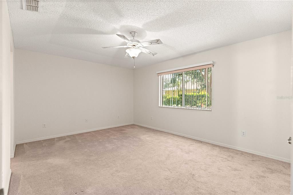 For Sale: $224,600 (2 beds, 2 baths, 1621 Square Feet)