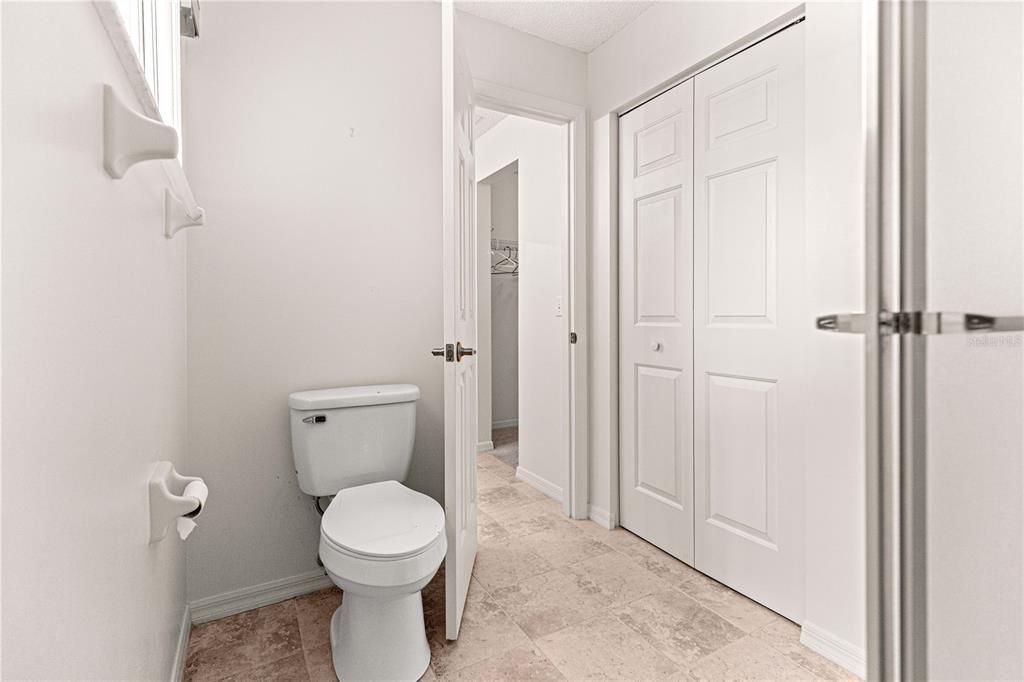 For Sale: $224,600 (2 beds, 2 baths, 1621 Square Feet)