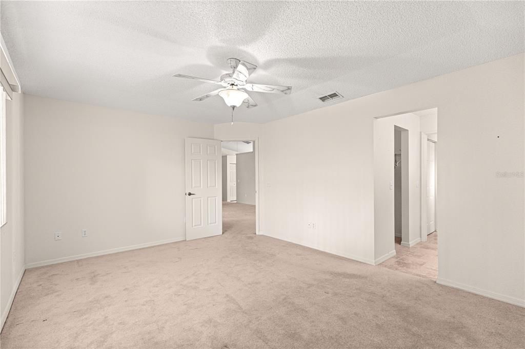 For Sale: $224,600 (2 beds, 2 baths, 1621 Square Feet)