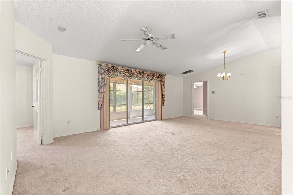 For Sale: $224,600 (2 beds, 2 baths, 1621 Square Feet)