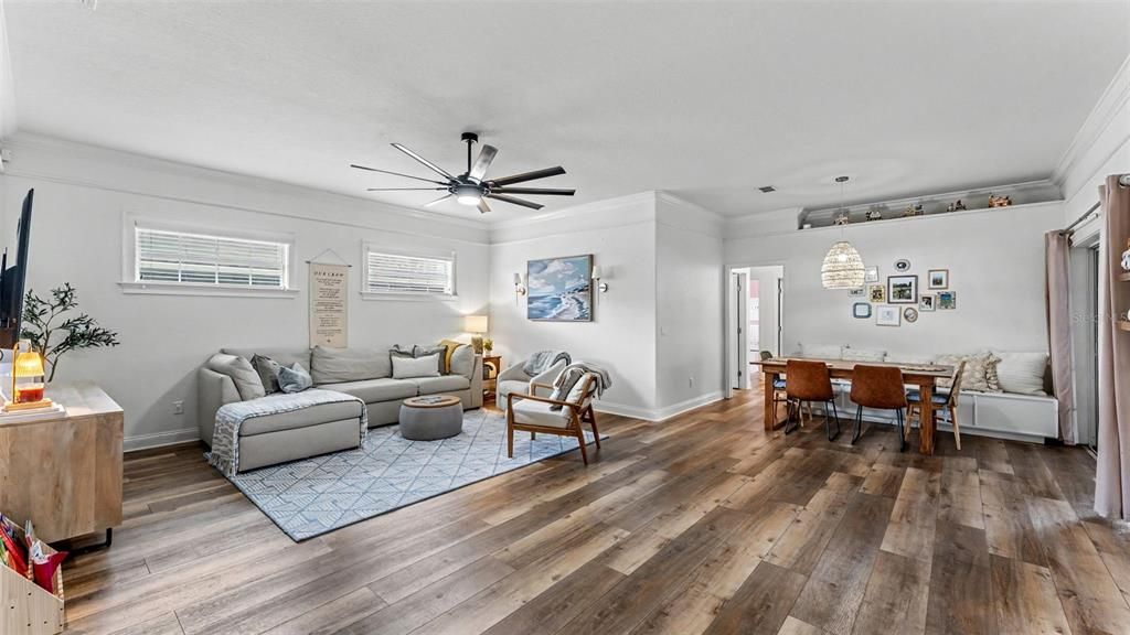 For Sale: $399,999 (4 beds, 2 baths, 1875 Square Feet)