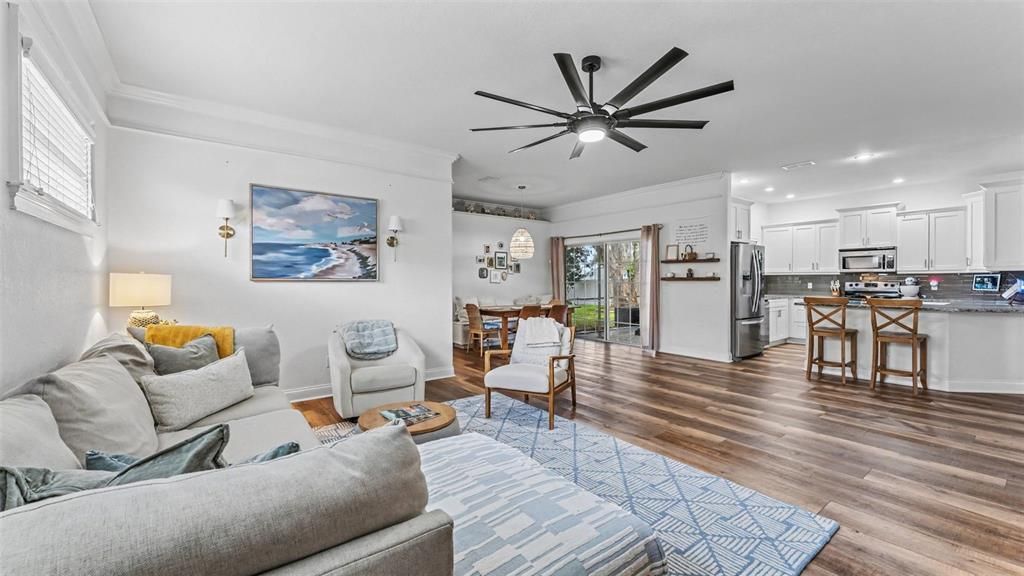 For Sale: $399,999 (4 beds, 2 baths, 1875 Square Feet)