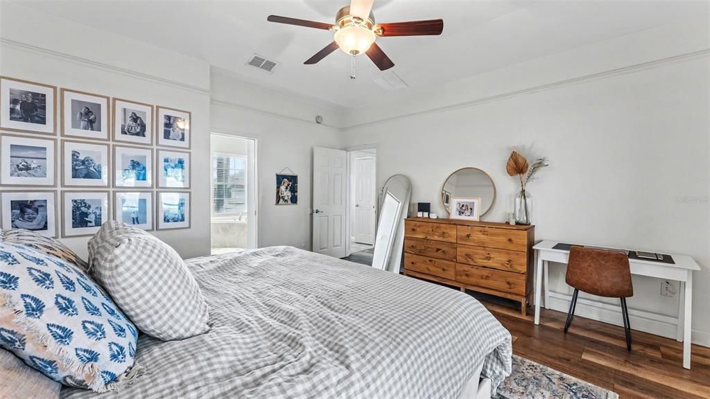 For Sale: $399,999 (4 beds, 2 baths, 1875 Square Feet)