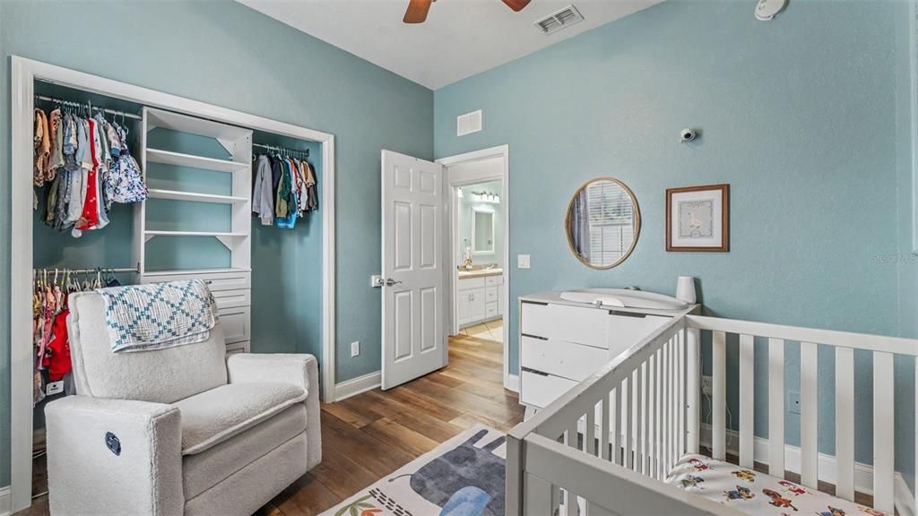 For Sale: $399,999 (4 beds, 2 baths, 1875 Square Feet)