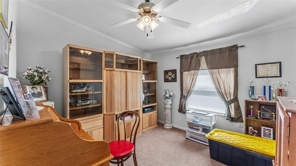 Activo con contrato: $249,900 (4 camas, 2 baños, 2356 Pies cuadrados)