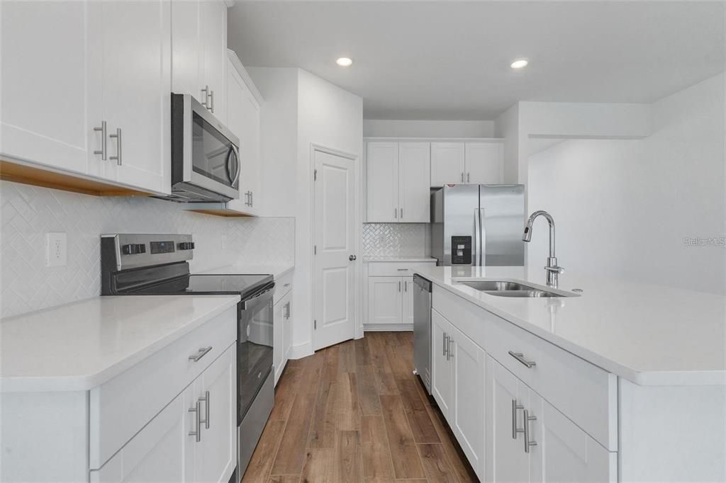 For Rent: $3,350 (4 beds, 2 baths, 2601 Square Feet)